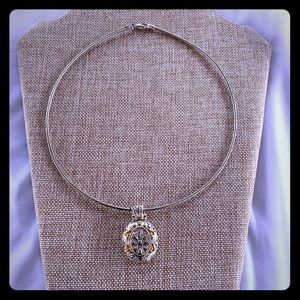 Silver and gold pendant necklace